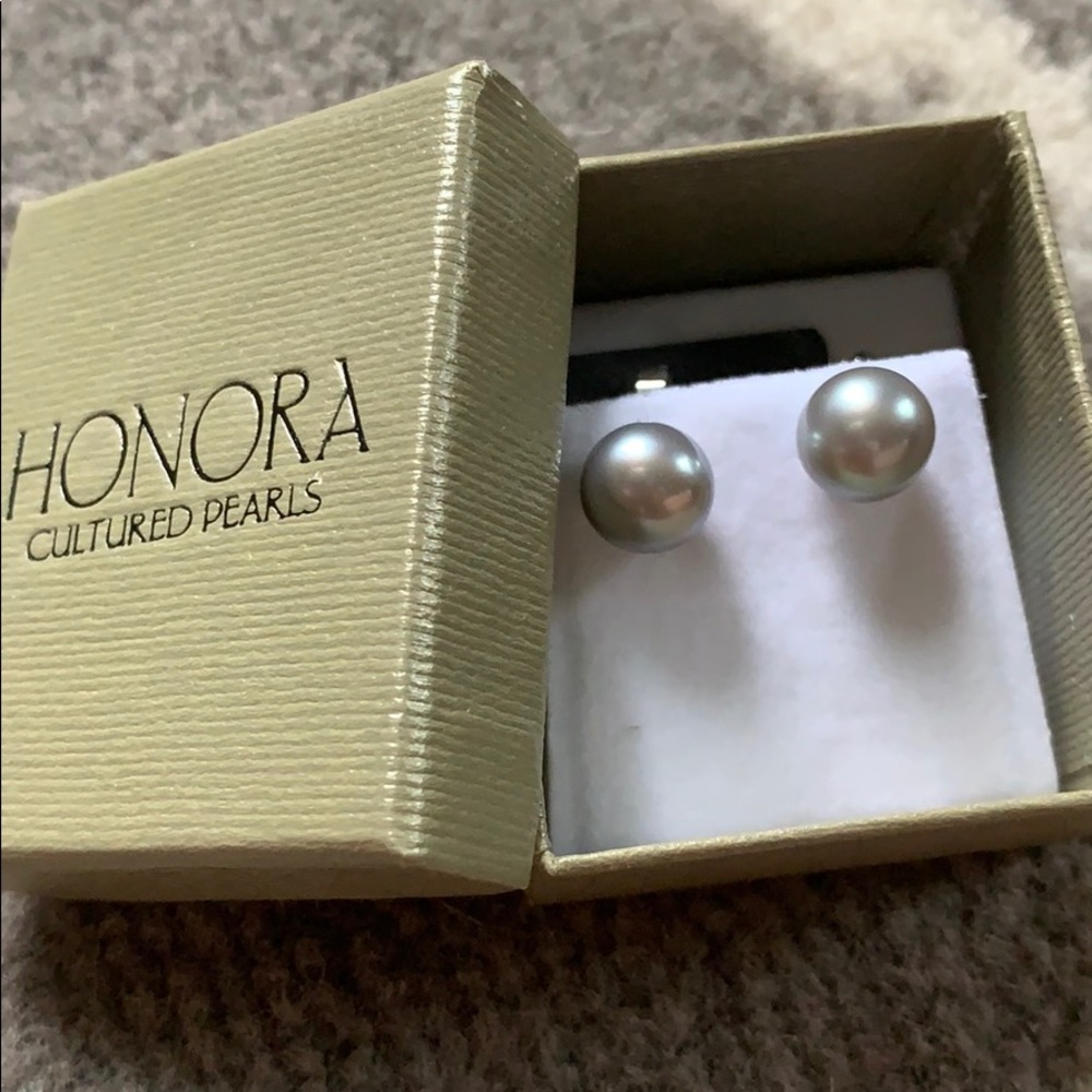Pearl earings